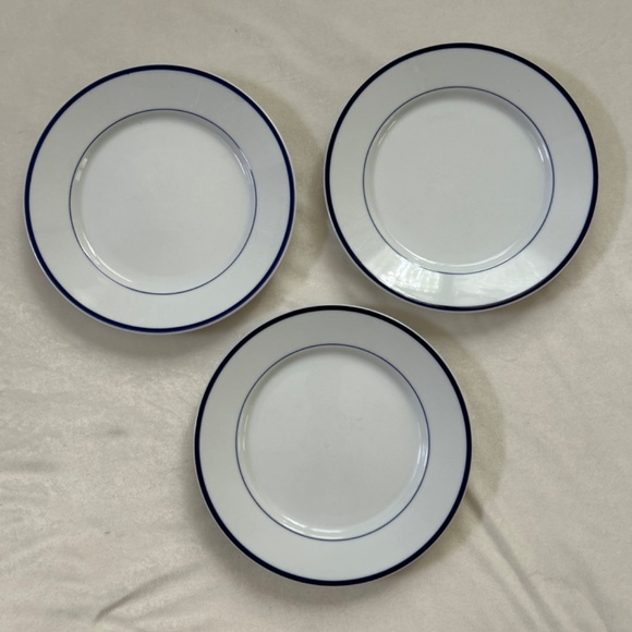 Reading China Dinner Plates - Picture 2 of 8